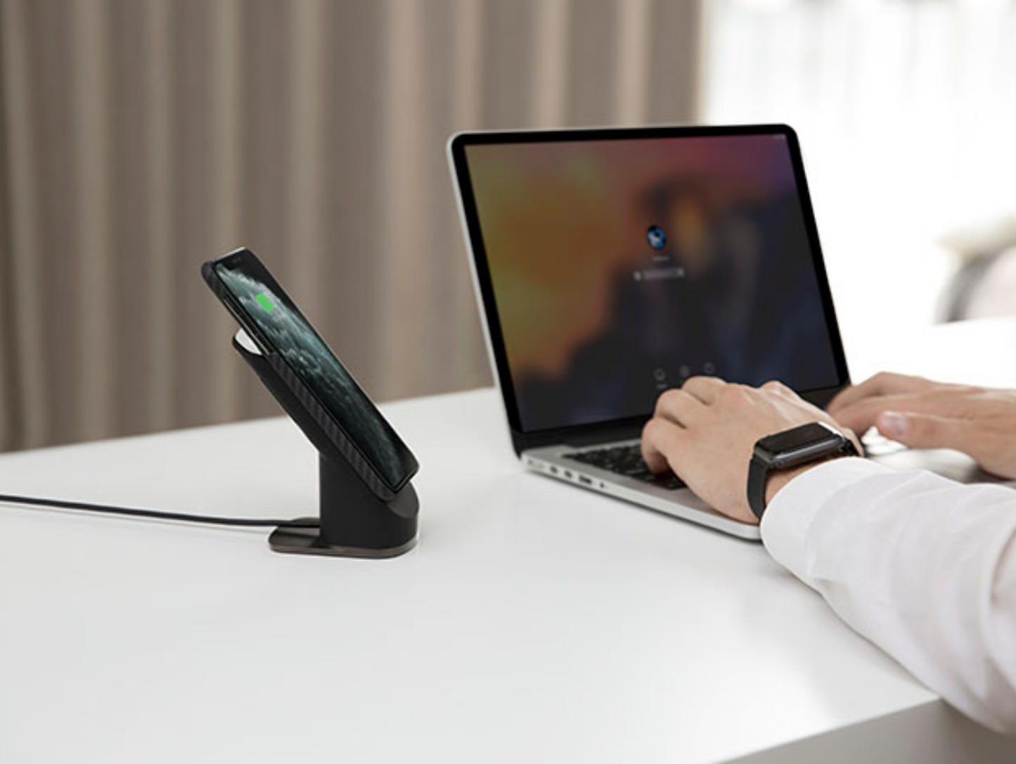 Pitaka - MagEZ Juice: Portable Power Bank + Wireless Charging Dock